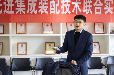 直升機先進(jìn)集成裝配技術(shù)與裝備聯(lián)合實驗室揭牌儀式在機電學(xué)院舉行