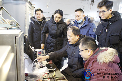 我院與內(nèi)蒙古自治區(qū)水利水電勘測設(shè)計(jì)院合作開展&ldquo;泄水建筑物事故閘門不同底緣型式的水動(dòng)力特性研究&rdquo;水工模型試驗(yàn)課題研究